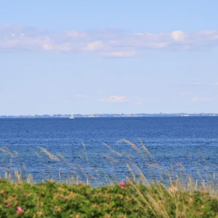 Urlaub Mit Ostseeblick, Schwimmbad, Sauna & Direkte Strandlage Lägenhet *