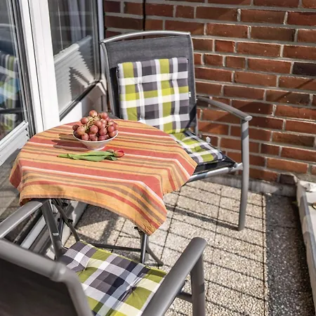 Апартаменты Urlaub Mit Ostseeblick, Schwimmbad, Sauna & Direkte Strandlage *